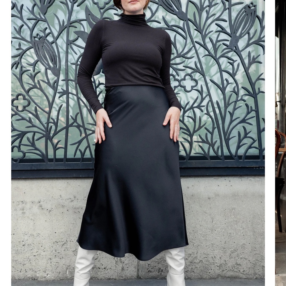 Darling, “Glide Skirt” in black. Brand new with tag